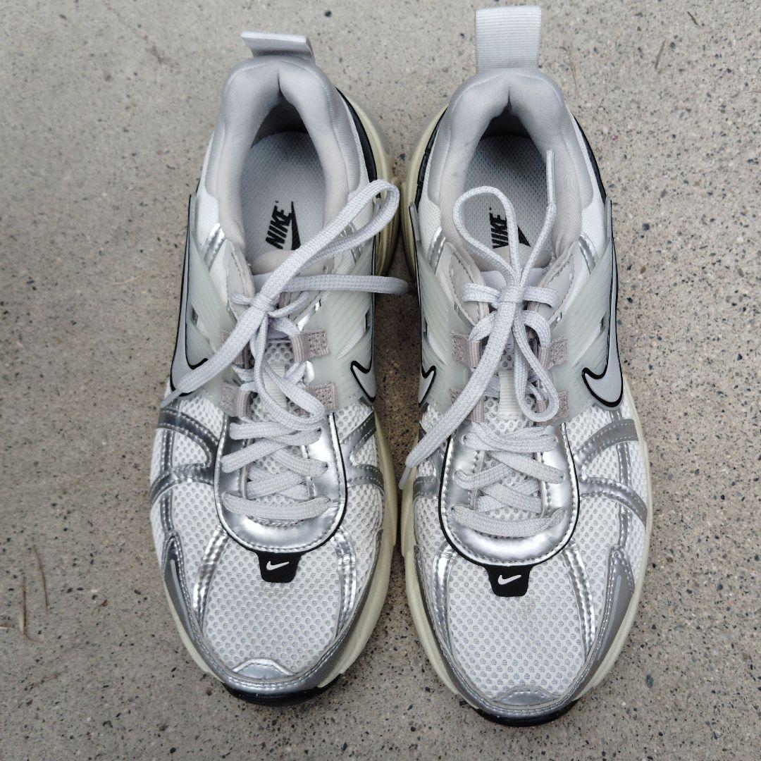 靴 NIKE W V2K RUN FD0736-100 24.5cm