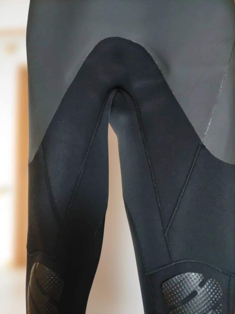 使用10回以内　Mellow メロー ウエットスーツ　セミドライ 5x3ミリ