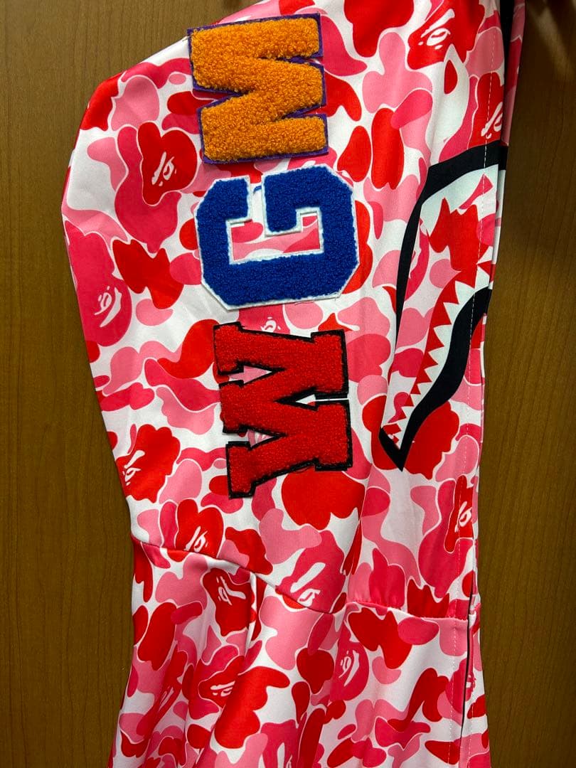 エイプ　ピンク迷彩パーカー