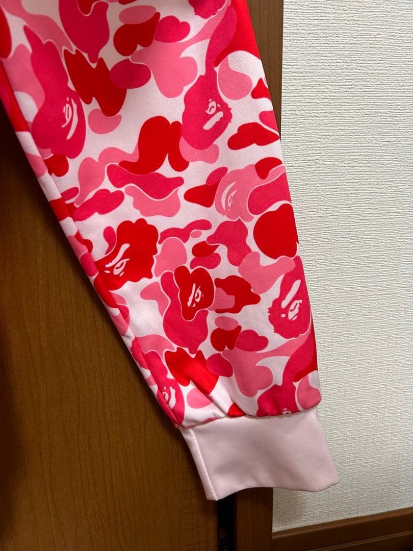 エイプ　ピンク迷彩パーカー