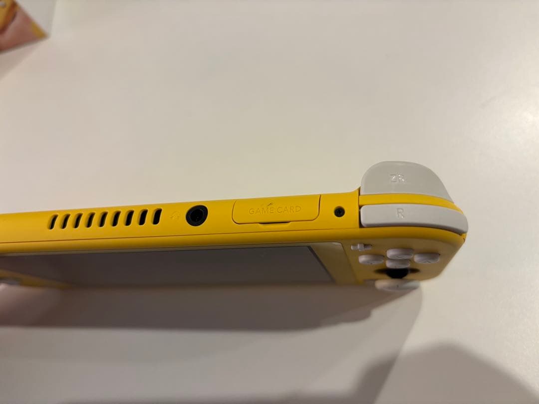 Nintendo Switch Lite イエロー 本体　充電器