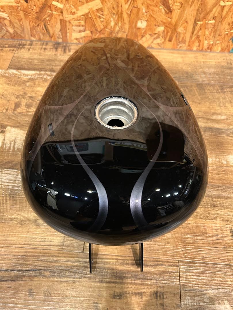 スポーツスター　タンク 12.5 純正　フォーティエイト　フレイムス