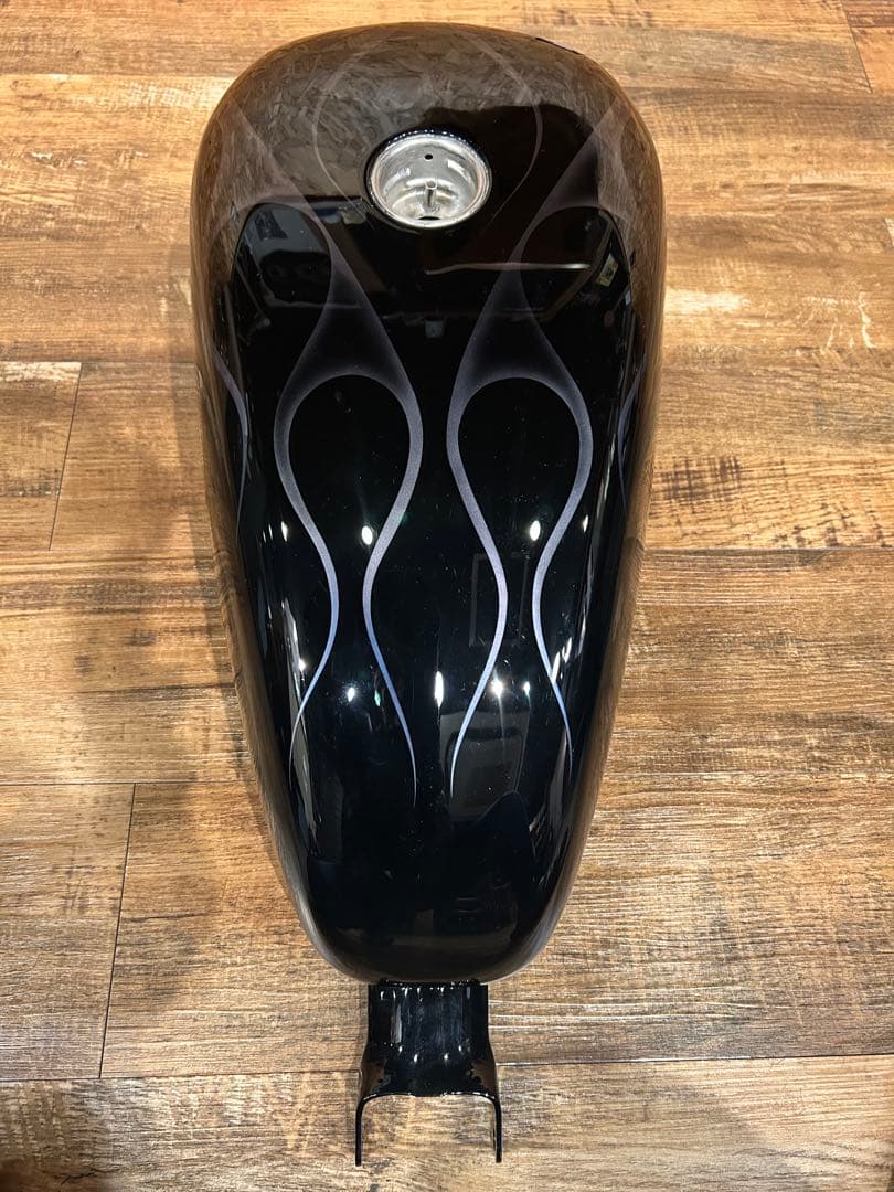 スポーツスター　タンク 12.5 純正　フォーティエイト　フレイムス