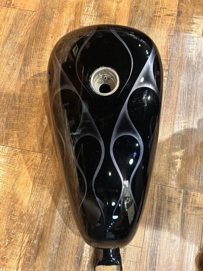 スポーツスター　タンク 12.5 純正　フォーティエイト　フレイムス