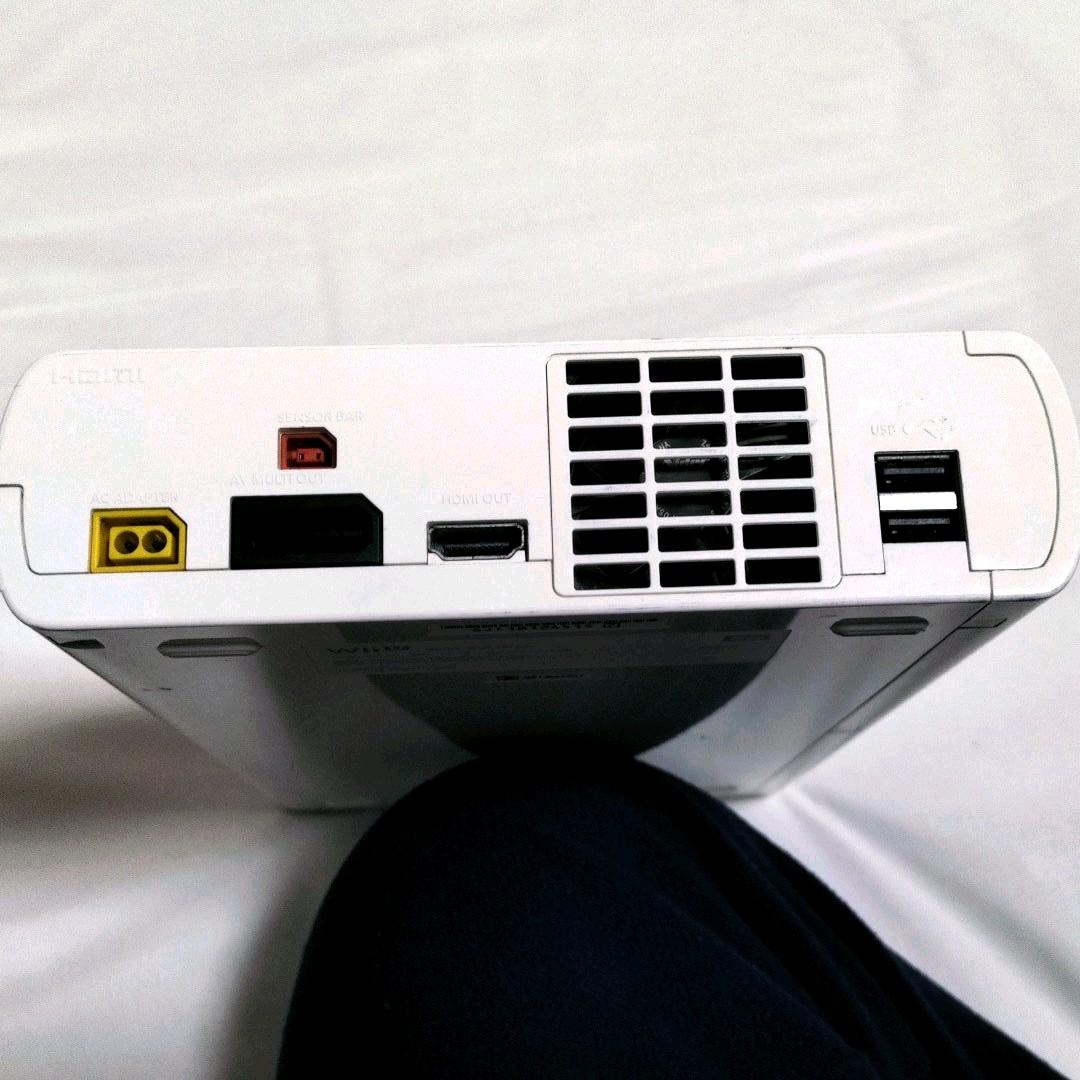 Wii U 本体　ソフト5本　その他ケーブル