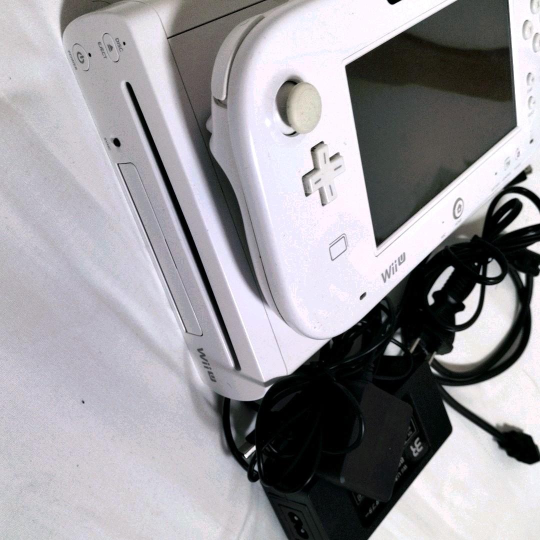 Wii U 本体　ソフト5本　その他ケーブル