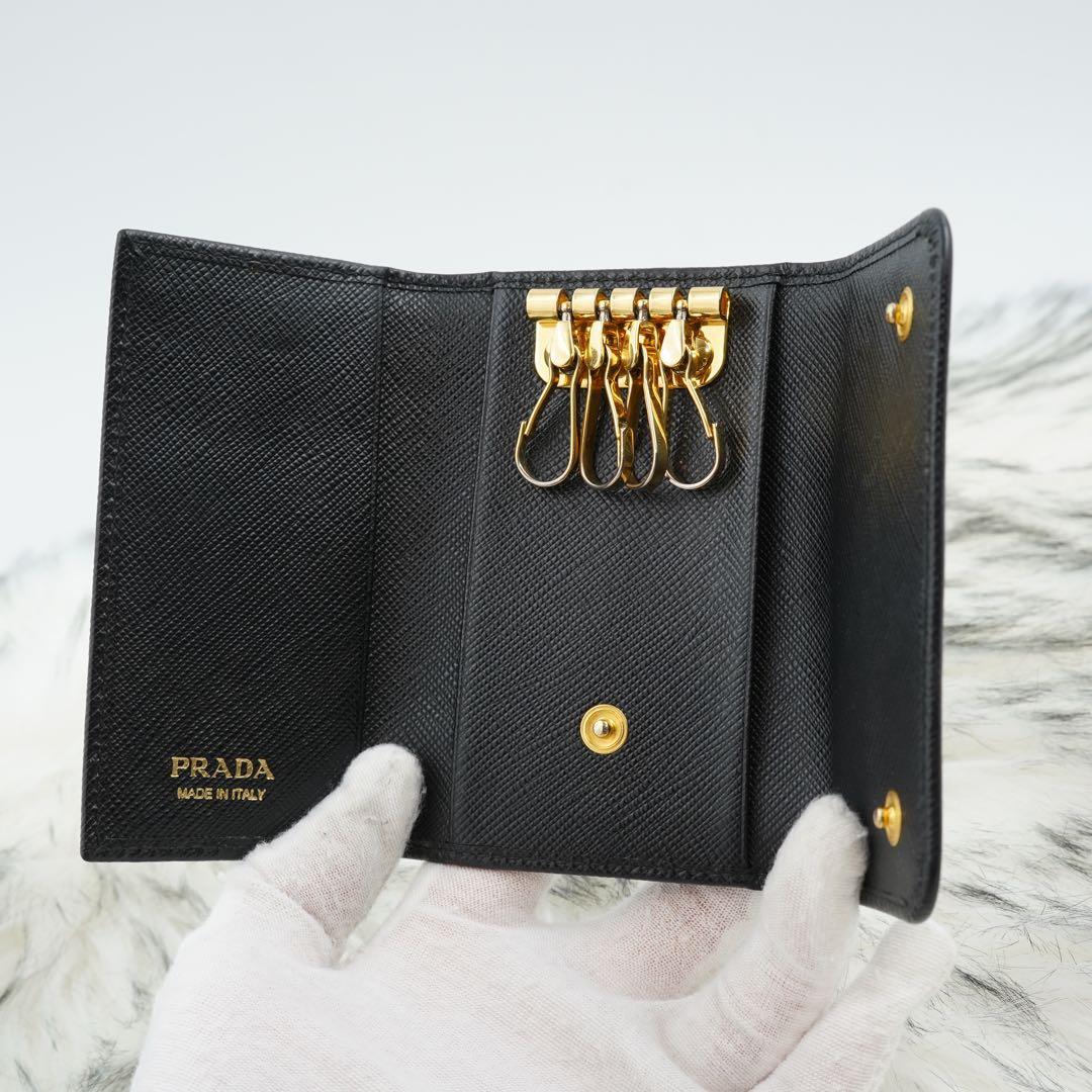 極美品　箱付き　PRADA プラダ　キーケース　サフィアーノレザー　ブラック
