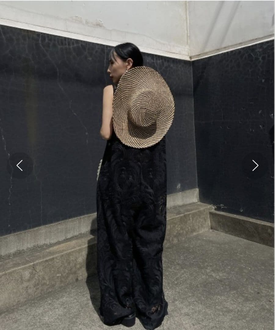 Ameri　CHLOE V NECK ROMPERS