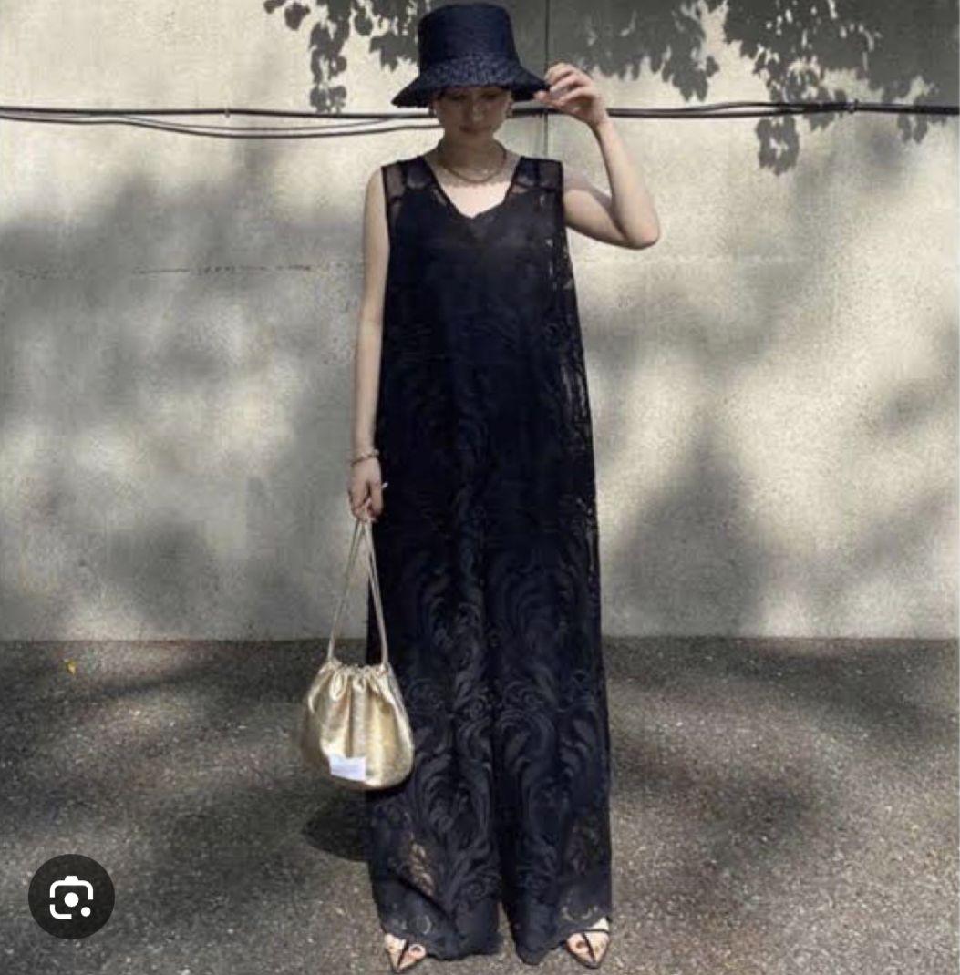 Ameri　CHLOE V NECK ROMPERS