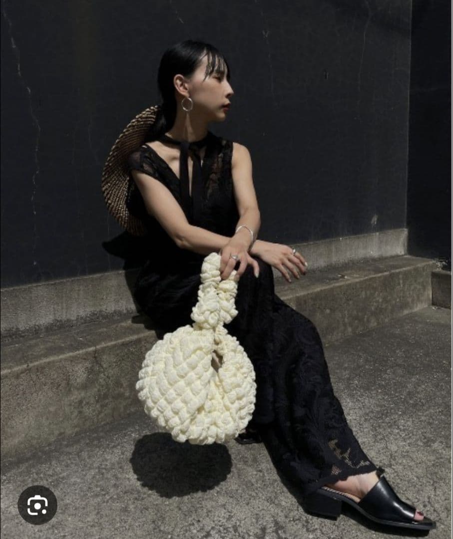 Ameri　CHLOE V NECK ROMPERS