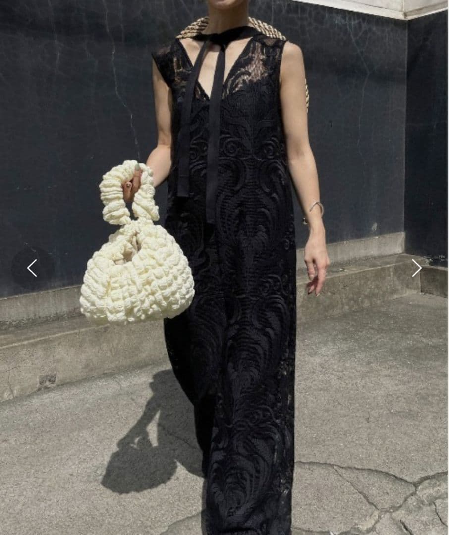 Ameri　CHLOE V NECK ROMPERS