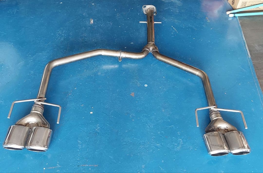 センスブランド レクサスGS350 左右四本出し マフラー クラウン等にも