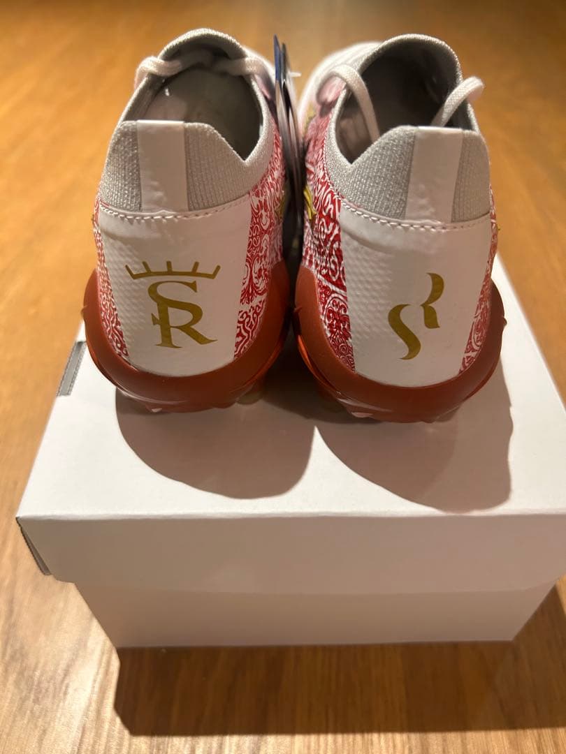 新品未使用サッカースパイク モレリアネオ4β SR4 25.5 セルヒオ ラモス