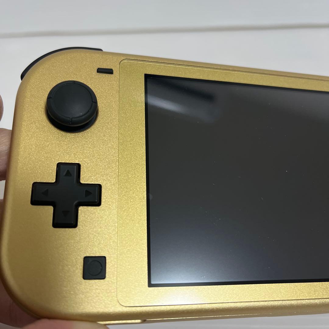 Switchライト　ハイラルエディション