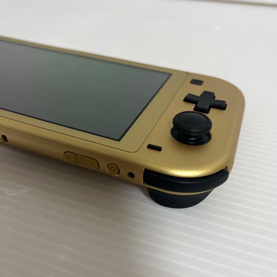 Switchライト　ハイラルエディション