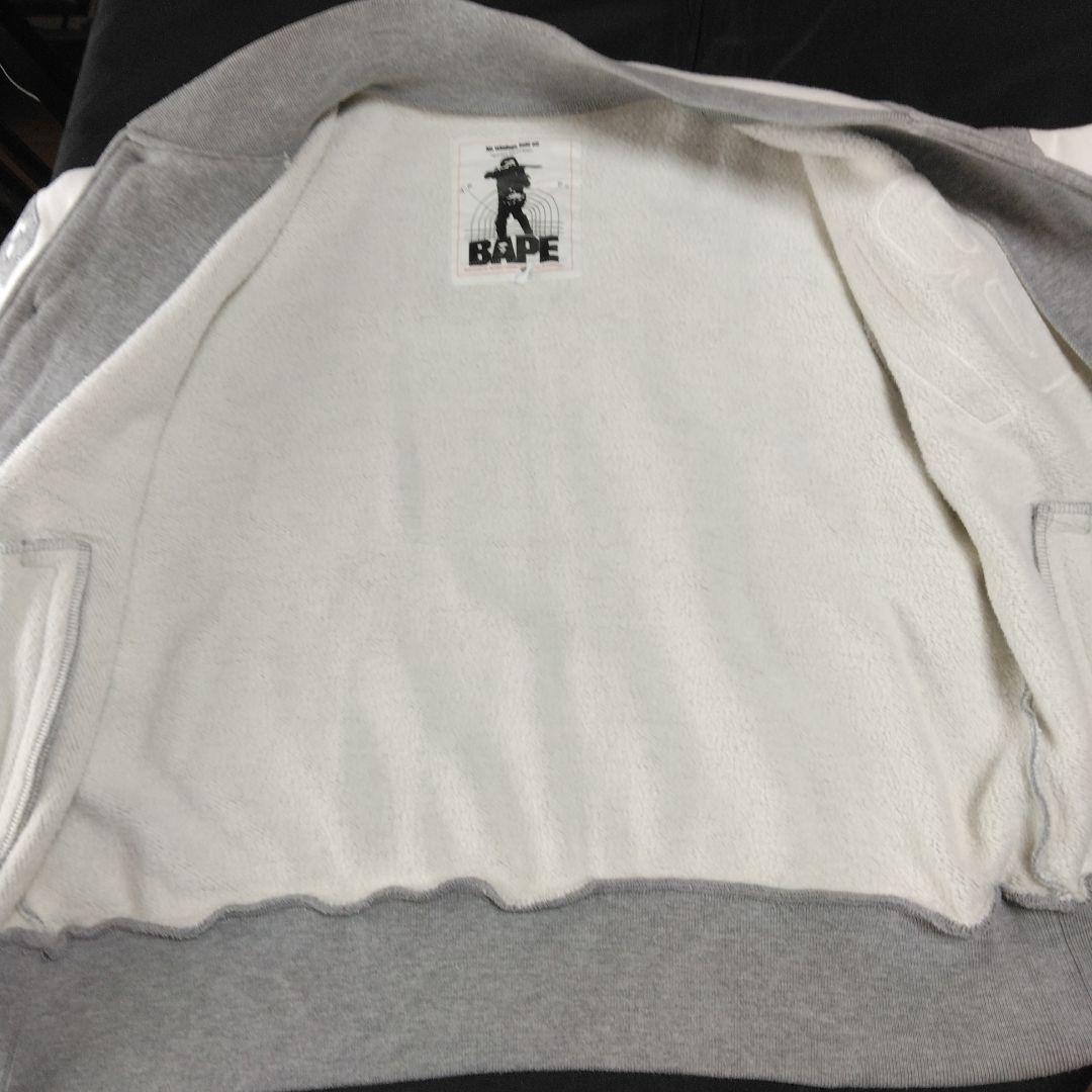 BAPE スタジャン Mサイズ グレー/ホワイト　訳あり
