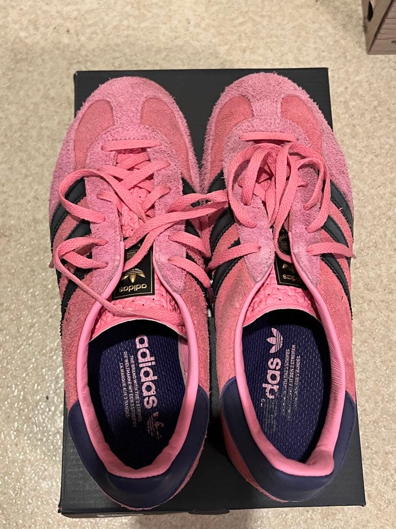 adidas gazelle ピンク 26