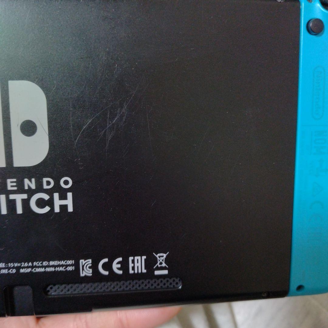 Nintendo Switch 青と赤のJoy-Con