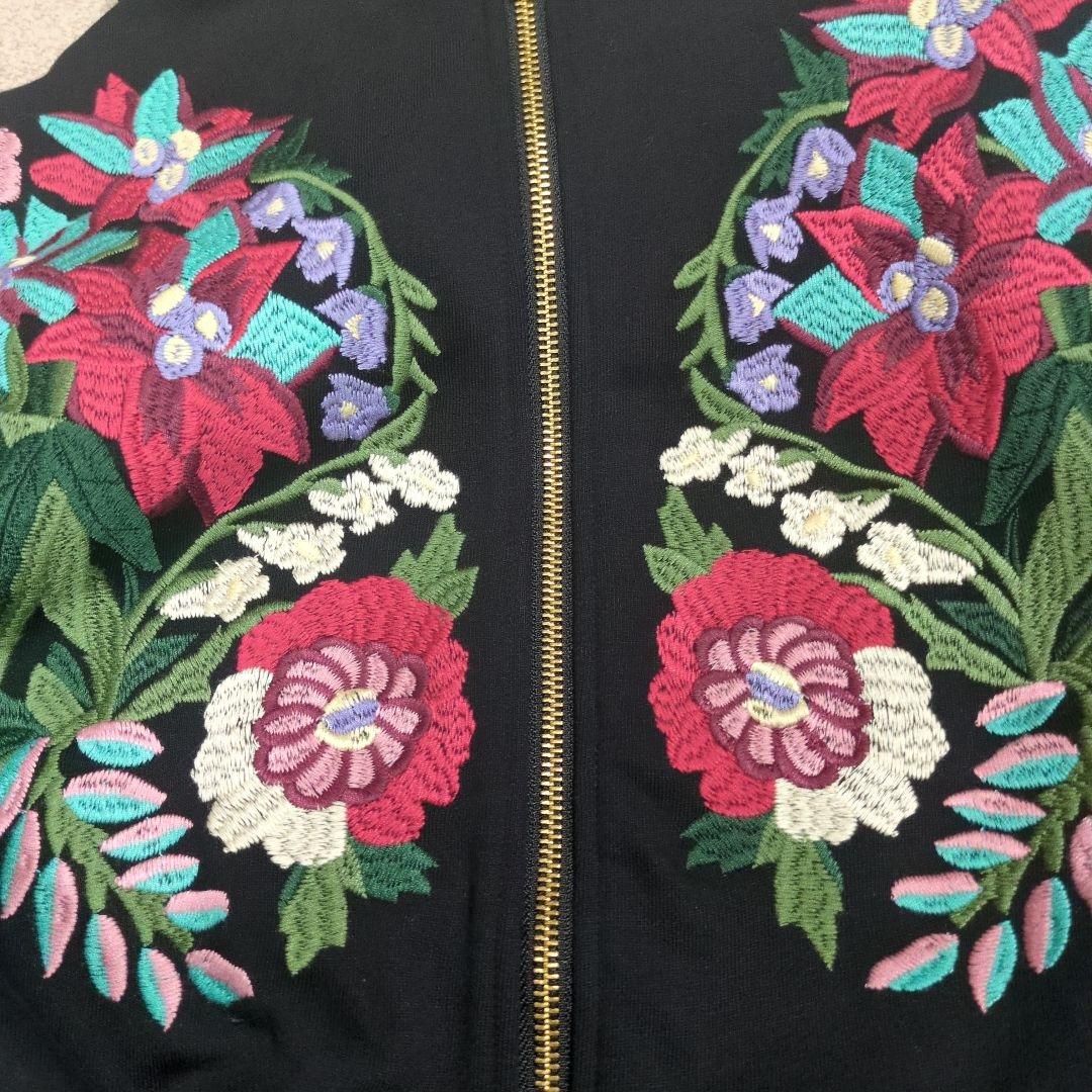 みぃ！グレースコンチネンタルパーカー