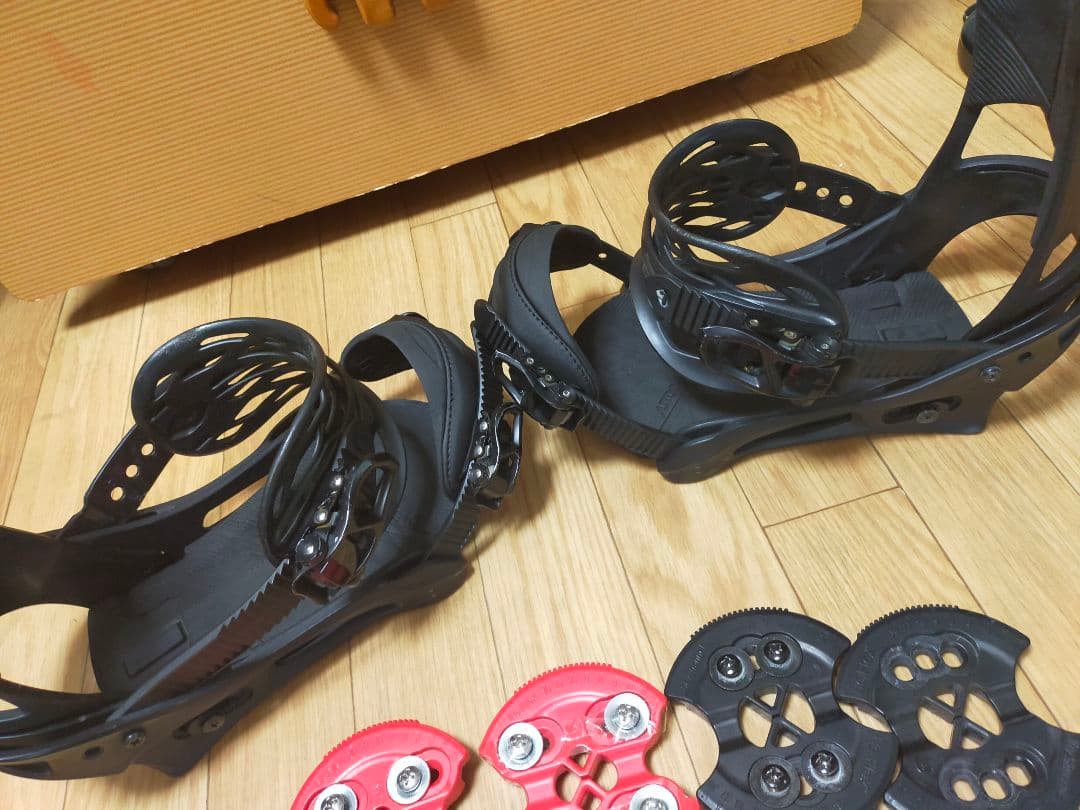 Burton Cartelビンディング 4x4 the channel両対応