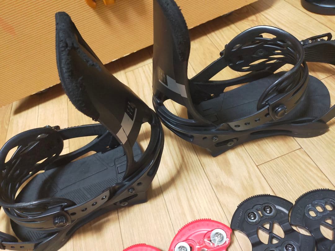 Burton Cartelビンディング 4x4 the channel両対応