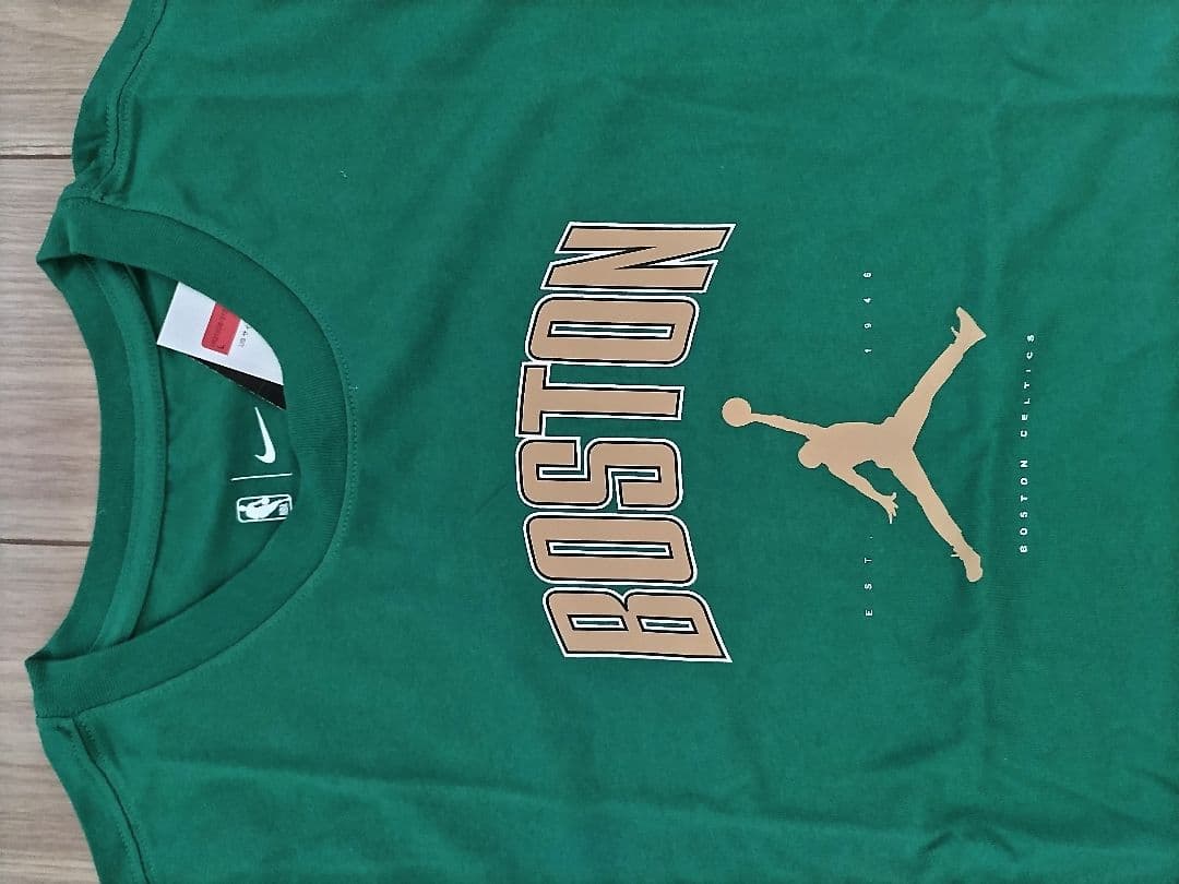 ボストン セルティックス エッセンシャル ジョーダン NBA Tシャツ