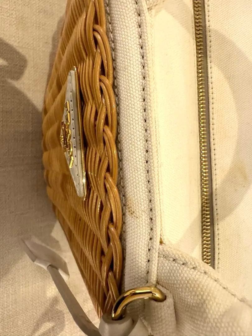 プラダ　カゴバッグ