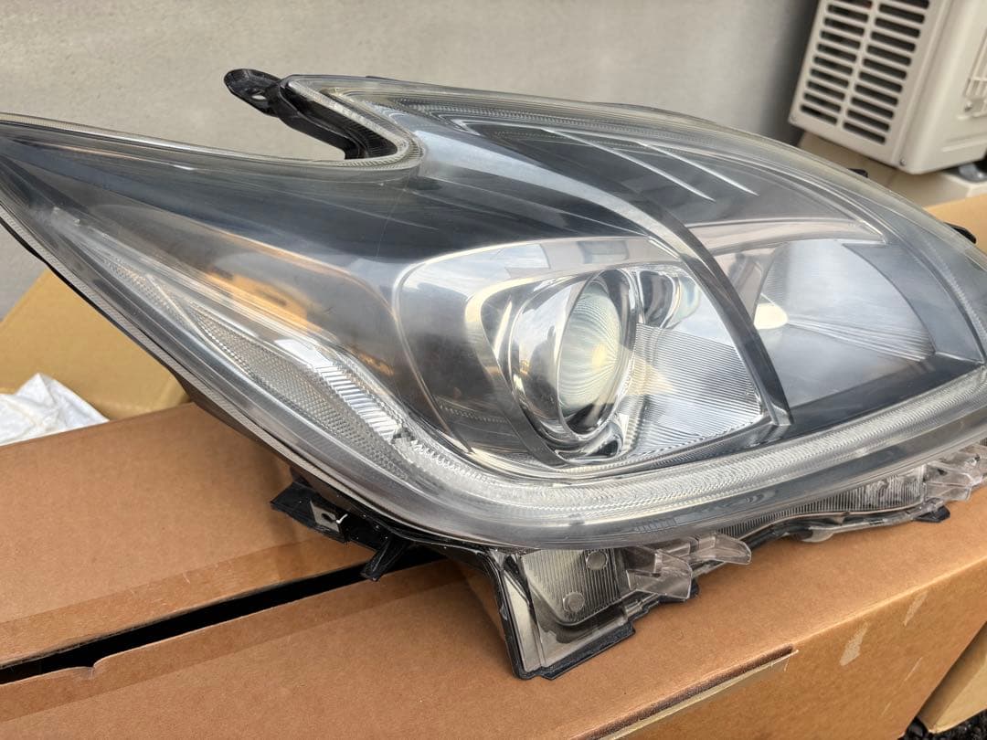 30 後期　プリウス　HIDヘッドライト左右セット