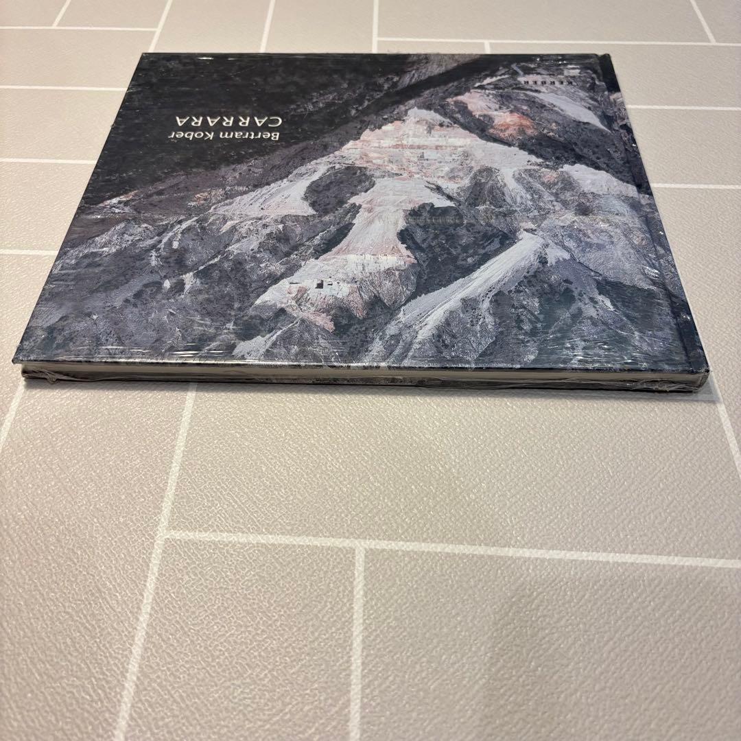 ベルトラム・コーバー写真集 Carrara カッラーラ 大理石