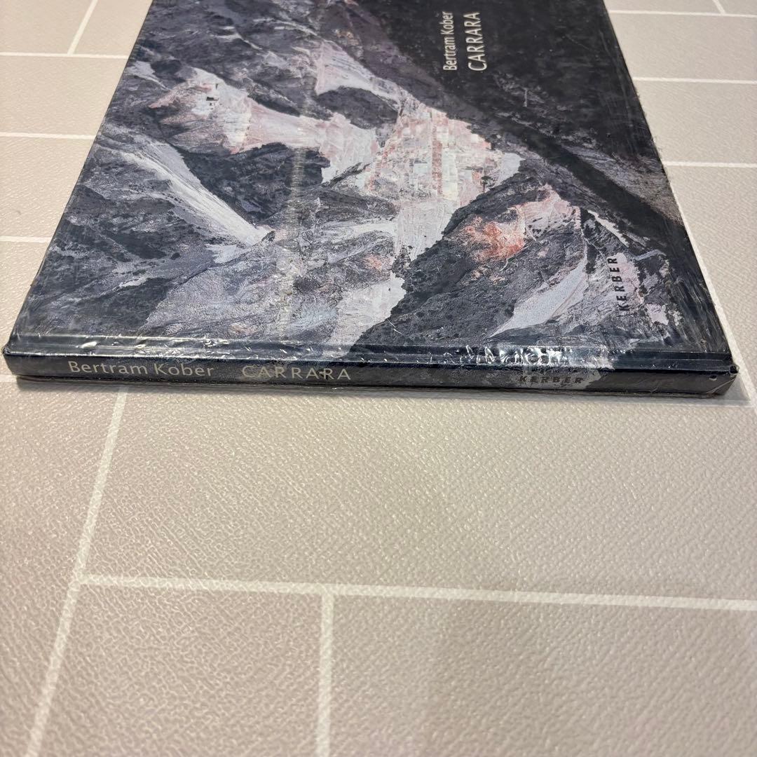 ベルトラム・コーバー写真集 Carrara カッラーラ 大理石