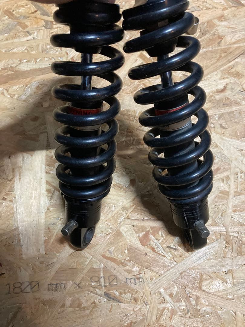 イージーライダース　SR400ローダウンサスペンション