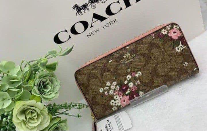 新品未使用コーチ長財布シグネチャーロングジップフローラル柄レディース送料無料