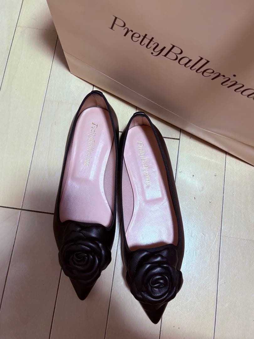 Pretty Ballerinas ブラック フラットシューズ 美品
