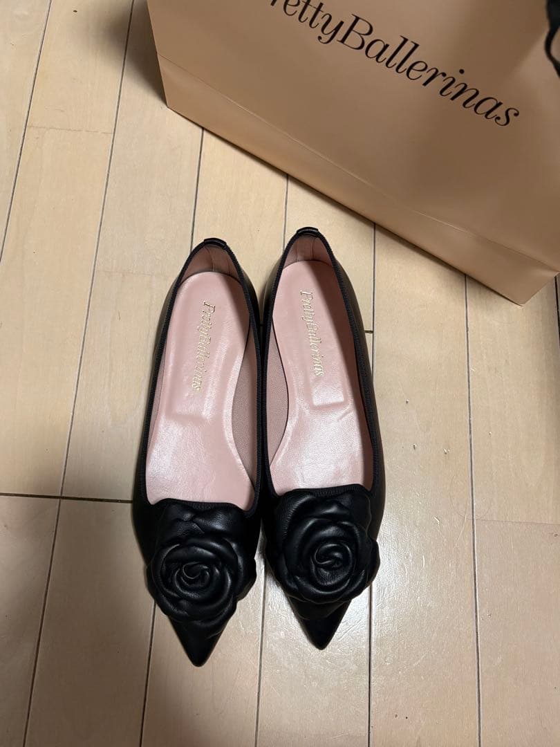 Pretty Ballerinas ブラック フラットシューズ 美品