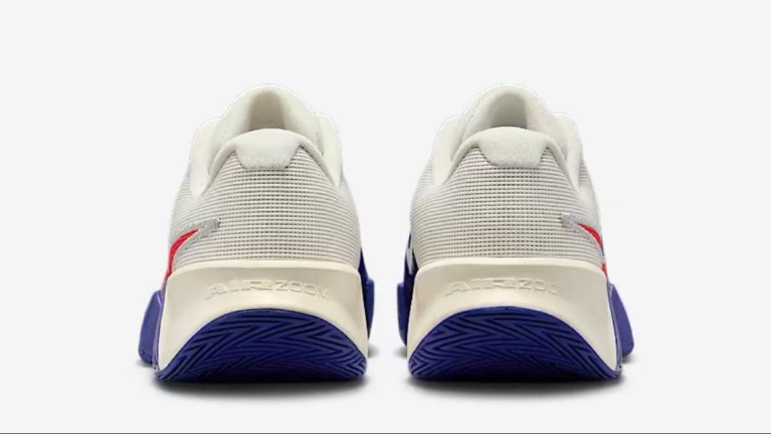 使用2時間 ほぼ新品 NIKE テニスシューズ GP チャレンジ Pro