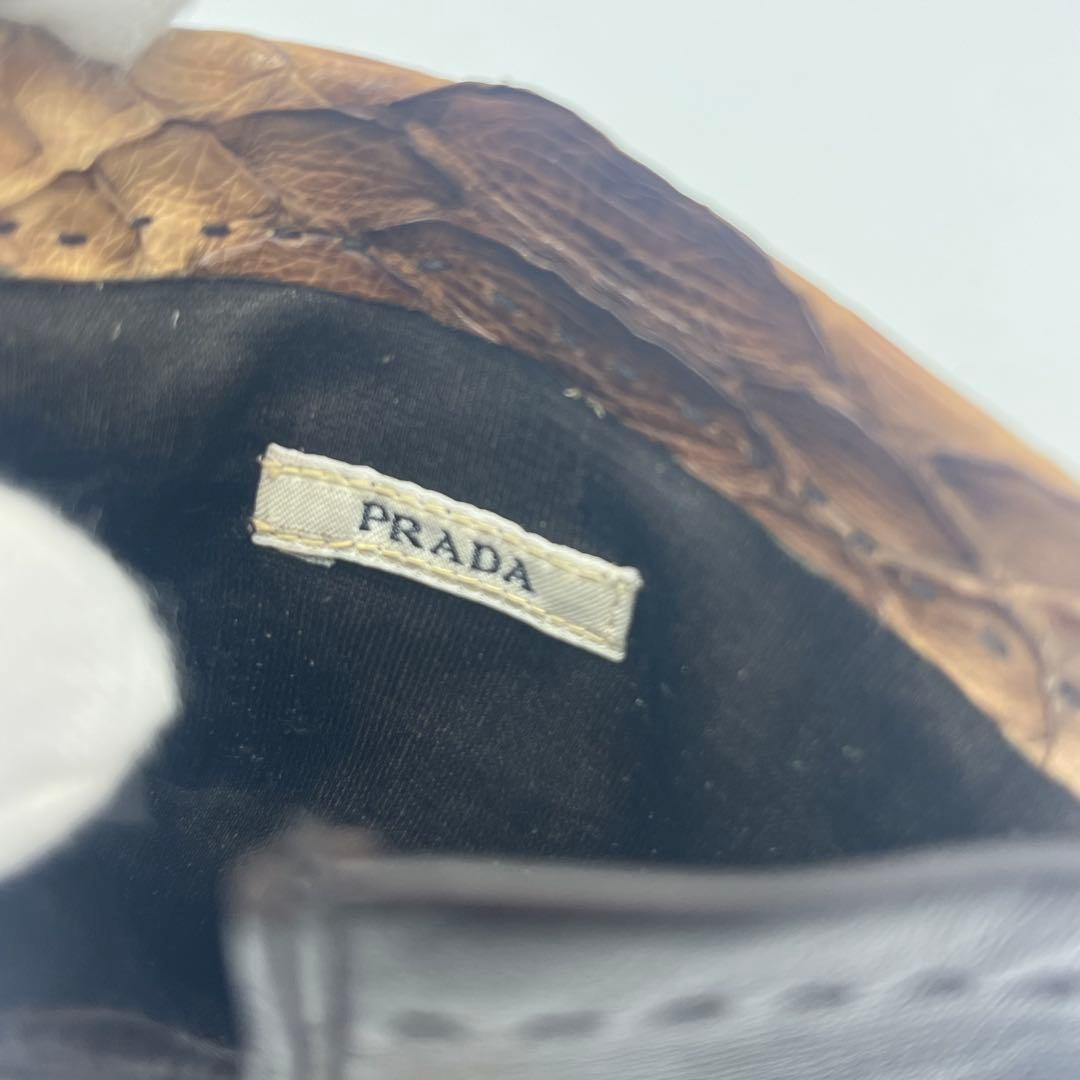 プラダ　パイソン　レザー手袋 黒とベージュのコンビネーション