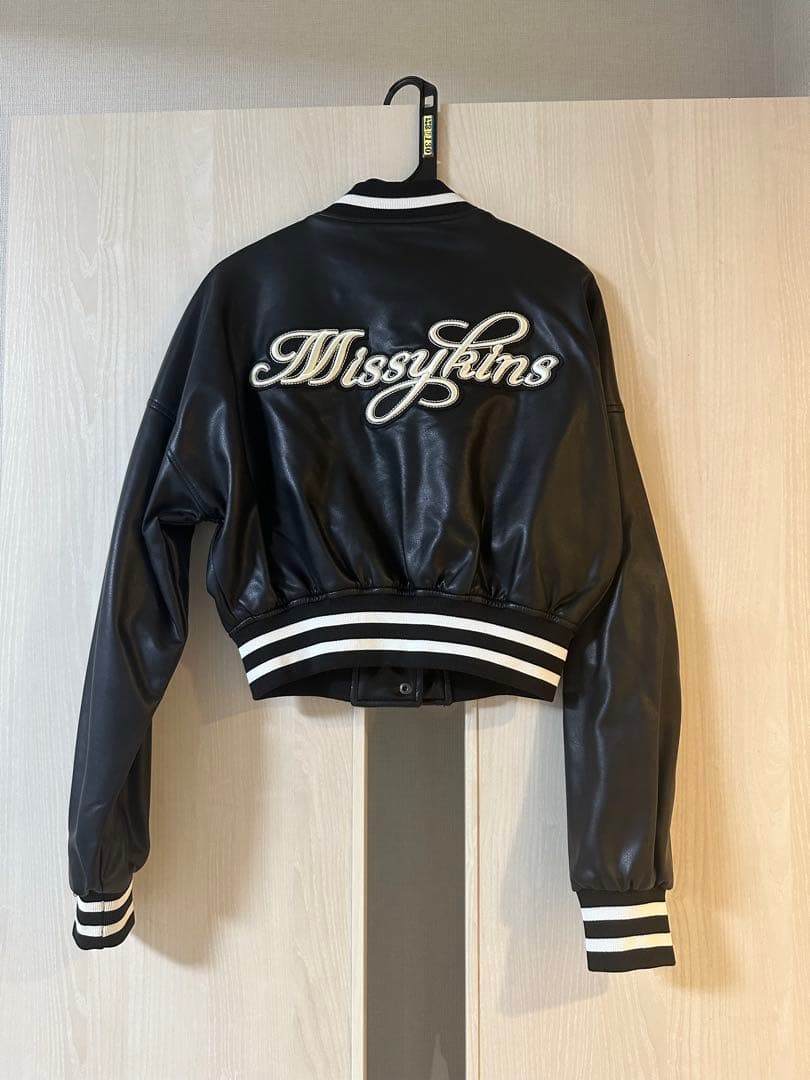 MISTREASSミストレアス スタジャン 三上悠亜