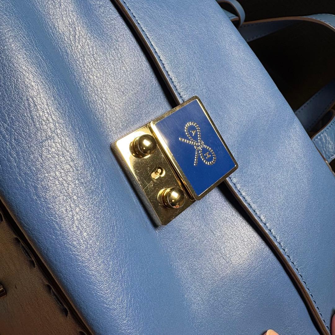 アニヤハインドマーチ　カーカー　２WAY　くすみブルー　鍵　タッセル