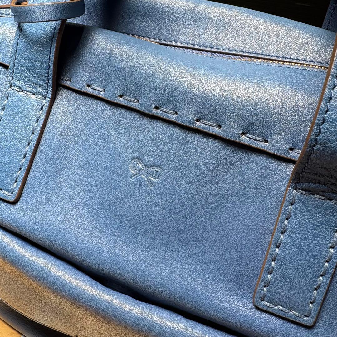 アニヤハインドマーチ　カーカー　２WAY　くすみブルー　鍵　タッセル