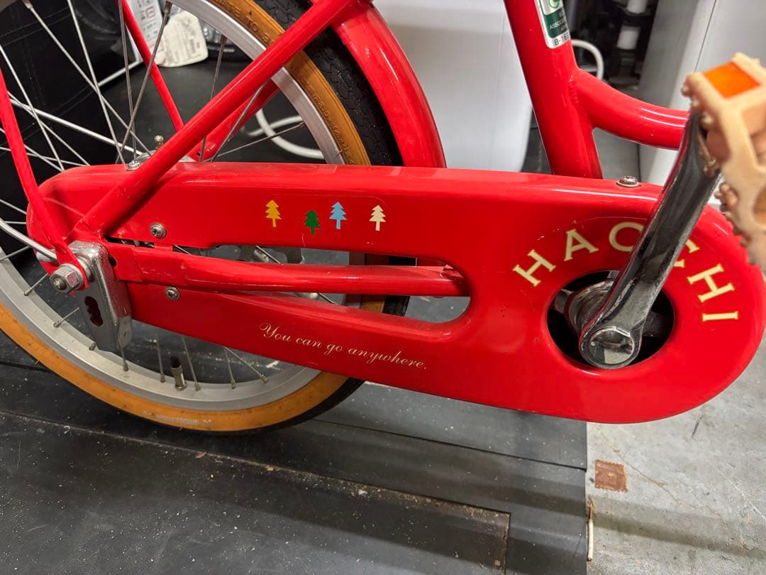 赤い子供用自転車 バスケット付き