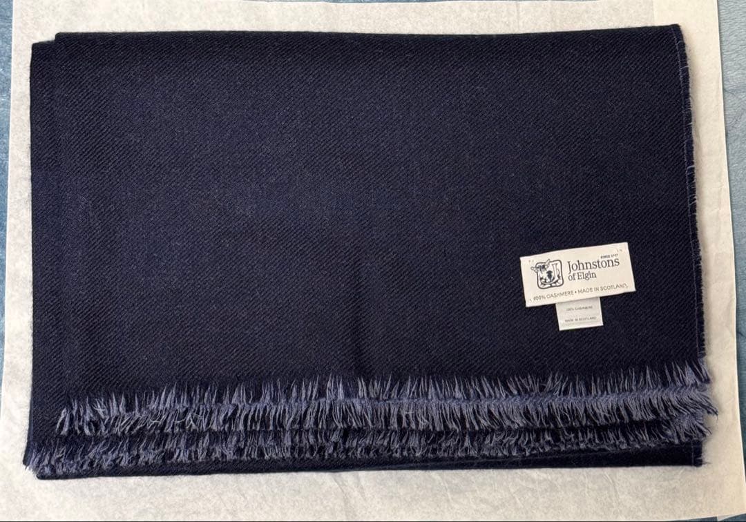 Johnstons of Elgin 100%カシミヤマフラー