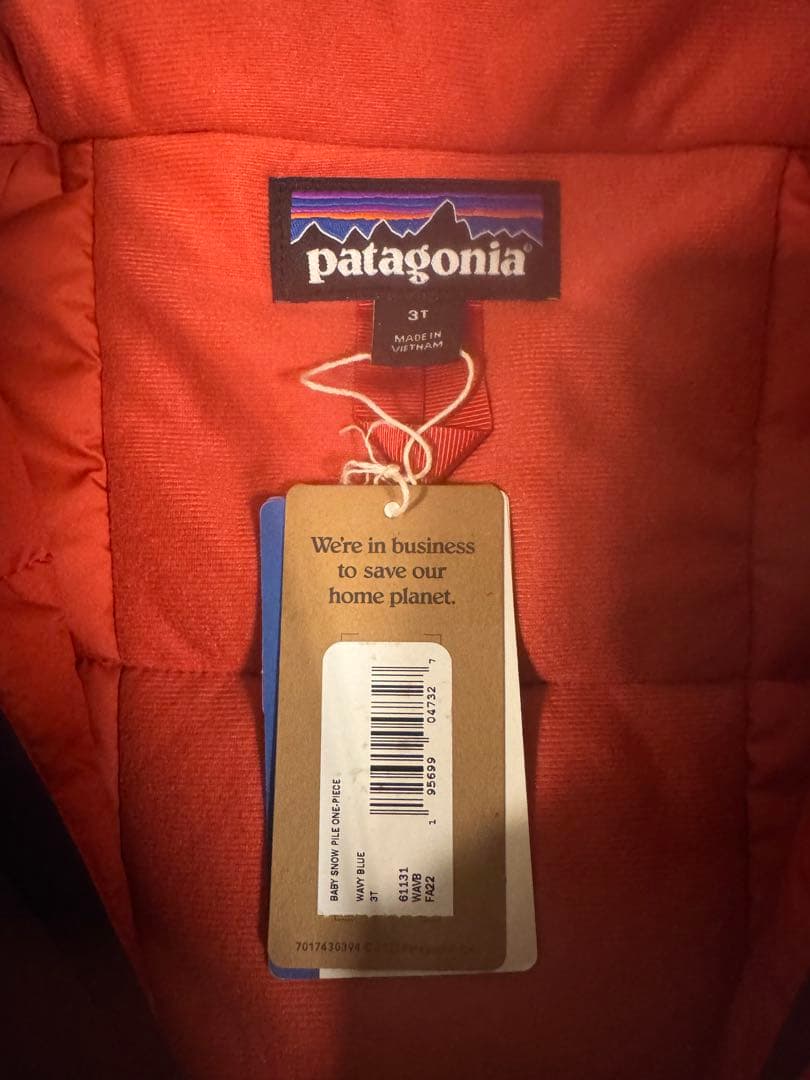 【値下新品未使用】patagonia スキーウェア 3T （ベビースノーパイル）