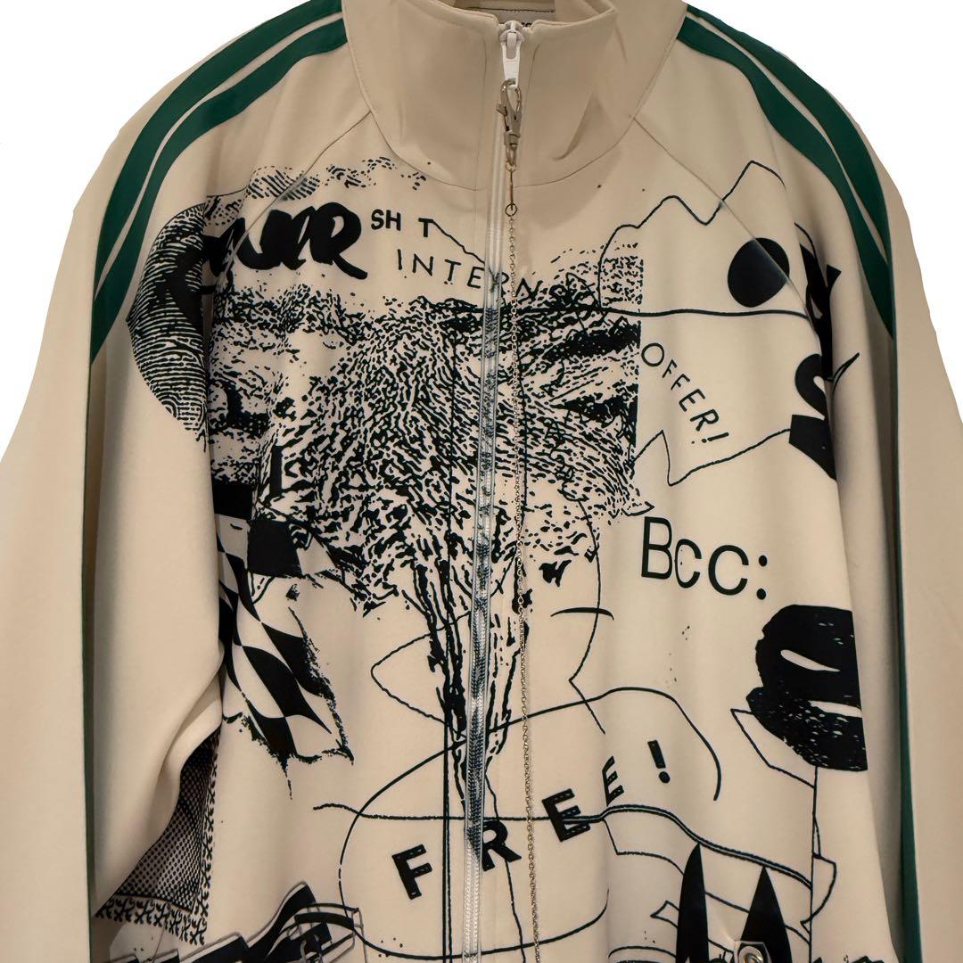 トップス BODYSONG. FLAT PRESS PRINT TJ WHITE