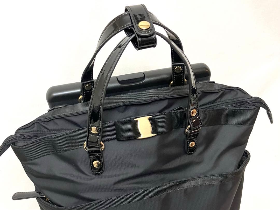 ほぼ未使用 極美品SWANY ハローキティ コラボ ショッピングキャリー