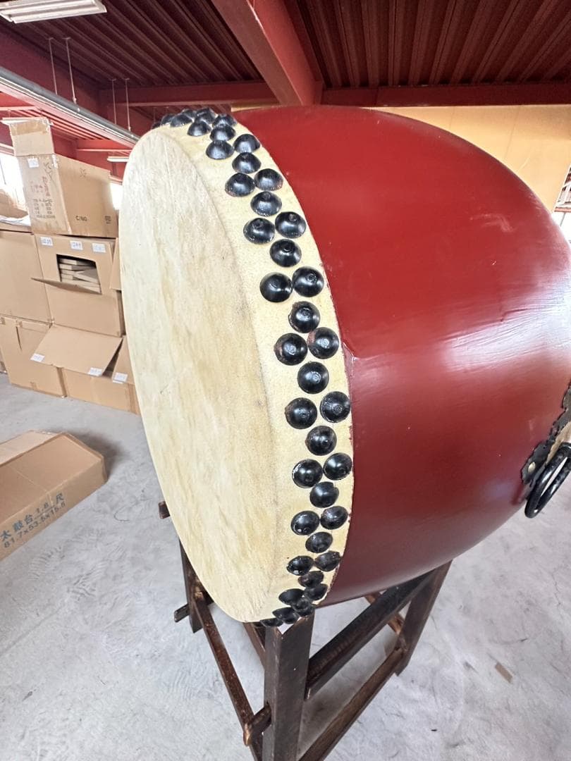 jun09　牛革　和太鼓 1.8尺強・バチ付き・台付き　　祭り ①