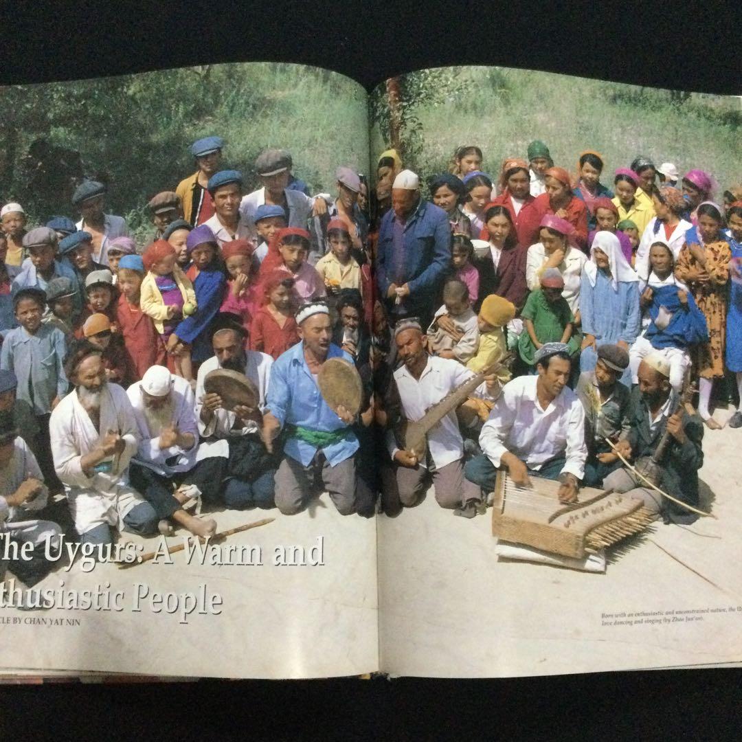 中国　新疆ウイグル自治区　洋書　自然　民族衣装　China Uygur 地理　本