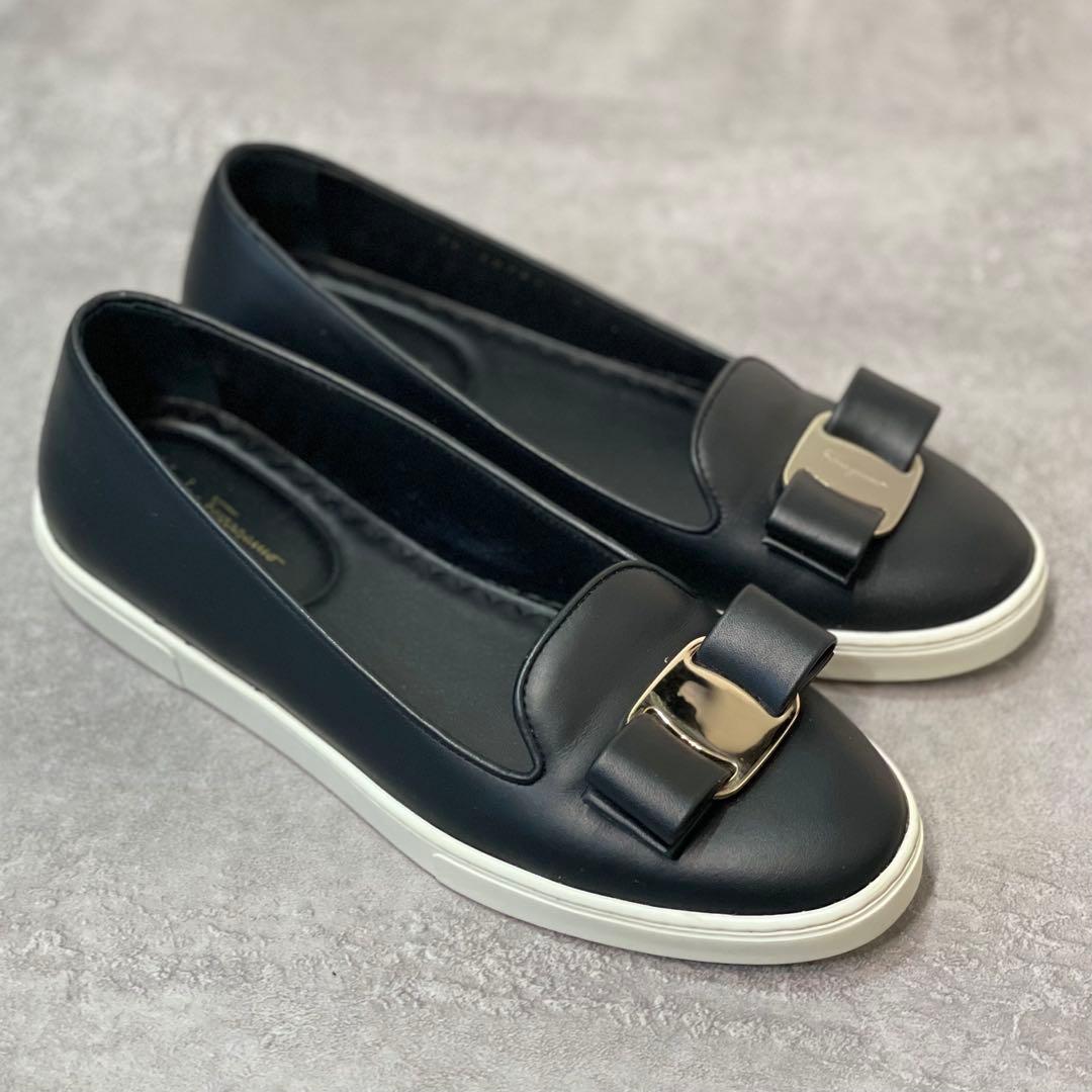 美品 フェラガモ RUFINA ヴァラリボン キルティング 黒 6 23.5