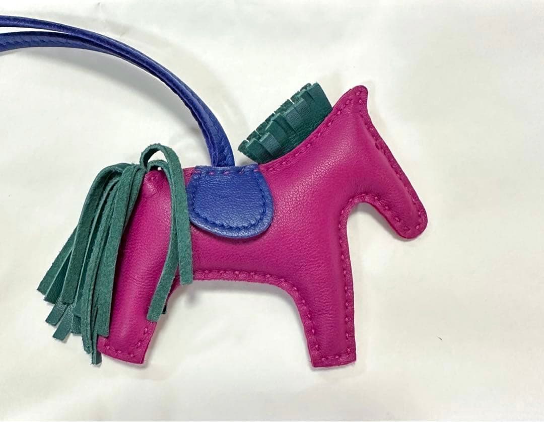 HERMES エルメス　ロデオ　チャーム　PM