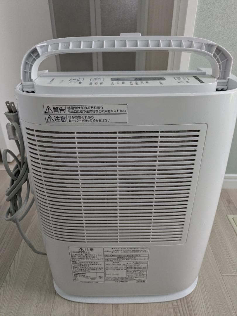 衣類乾燥除湿機　パナソニック ナノイー F-YZTX60