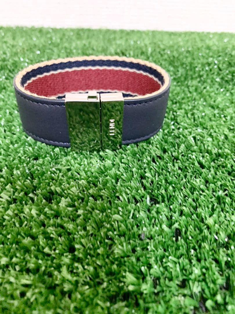 新品未使用 FENDI リバーシブル バングル ネイビー アクセサリー